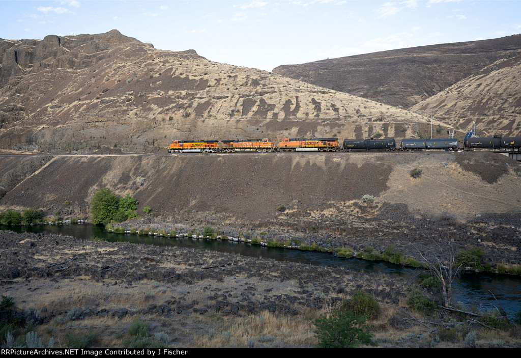 BNSF 5228